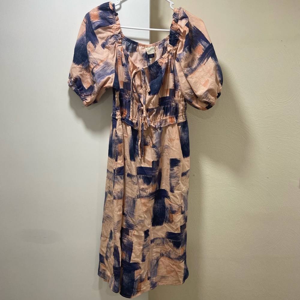 Universal Thread Dress. Size Small. Blue and pale pink. Has Pockets. NWT.